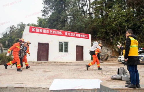 地质灾害应对指南 掌握自救技巧，科学避险护安全